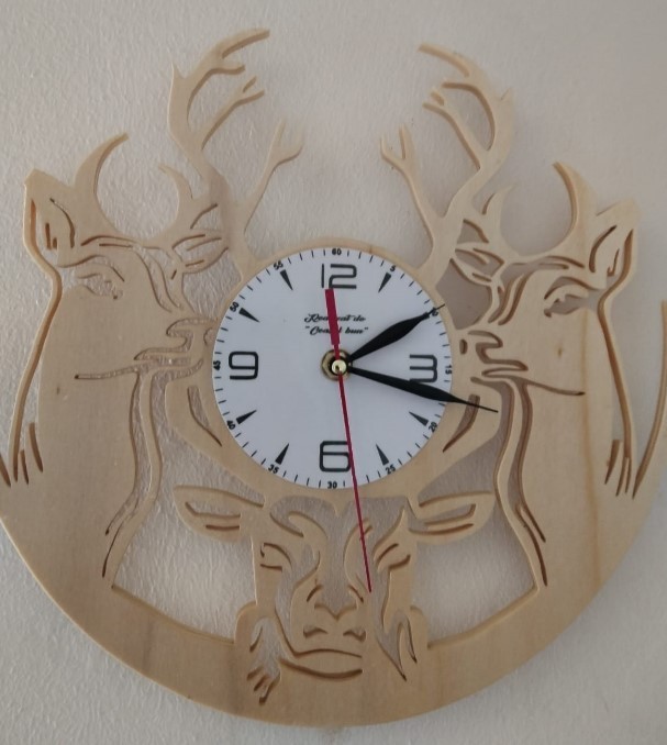 CERB SI CAPRIOARE-ceas de perete