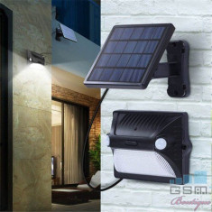 Corp Iluminat Exterior Tip Aplica LED Cu Senzor De Miscare Si Panou Solar Detasabil foto