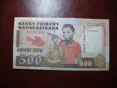 MADAGASCAR 500 FRANCS EXCELENTA foto