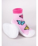 Mocasini pentru copii cu talpă antiderapantă &ndash; Design fluturi colorați pe fond