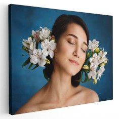Tablou portret femeie cu crini albi in par Tablou canvas pe panza CU RAMA 20x30 cm