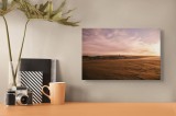 Tablou Canvas, "Aventura celor doi &icirc;n deșert", Deșert, Nisip, Apus, Cer, Siluete, Dune, Tranquilitate, Calm, Lumină, Orizont, 39 x 26 cm, CMCLASS