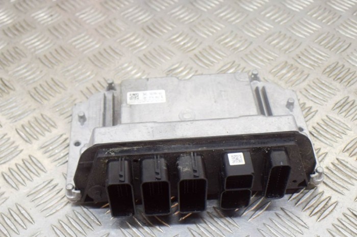 Unitate de control motor BMW 2 Coupe F22, F87 2019 OEM: 171786291,9798416,0261S100AA | 12104933