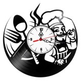 Ceas de perete din disc vinil, Tematică Bucătărie / Chef, Design Retro cu Bucătar și Tac&acirc;muri, Negru