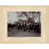 Valeții și carele regale &icirc;n timpul vizitei familiei regale la Iași, fotografie de epocă, 1904