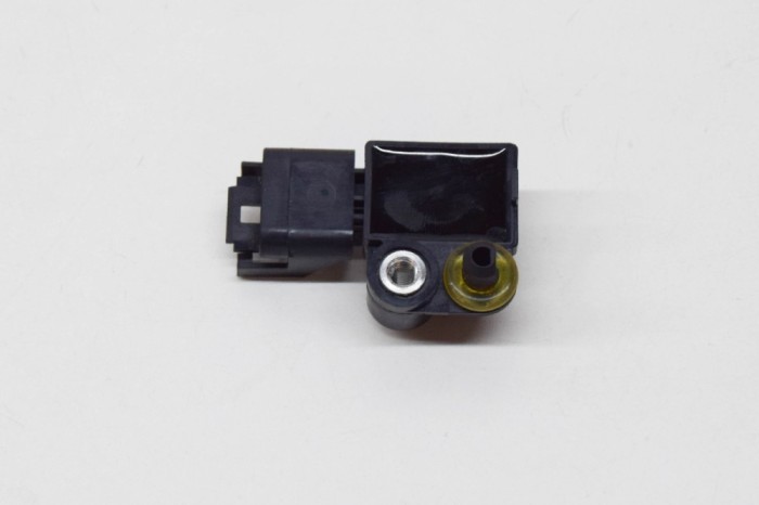 Senzor de impact dreapta față BMW 7 F01, F02 2012 OEM: 9159311 11752800