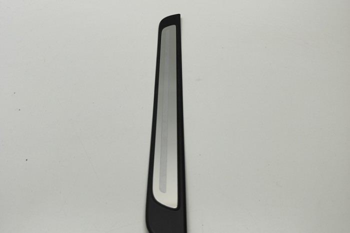 Ornament prag interior dreapta față AUDI Q4 SUV F4B 2023 OEM: 8V4853491M 28640890