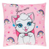 Perna decorativa roz cu imprimeu pisica si text &rdquo;You Are Beautyful&rdquo; 30x30cm
