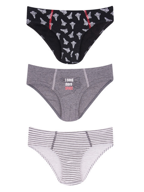 Set de trei chilotei pentru baieti (Marime Disponibila: 5-6 ani)