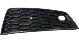 Grila bara Audi Q3 (8u), 01.2015-08.2018, Model S-Line, montare fata, dreapta, vopsit negru lucios, B-Series, 8U0 807 682 S T94; 8U0807682ST94