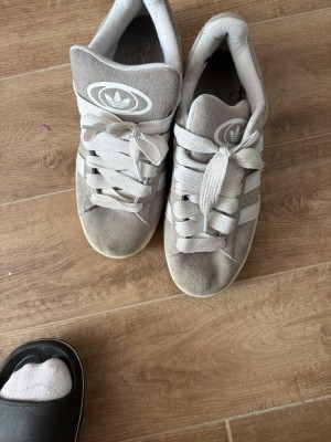 Adidasi adidas foto