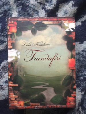 a7 TRANDAFIRI - LEILA MEACHAM foto