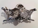 MORITZ HACKER VIENA, JARDINIERĂ ART NOUVEAU DIN METAL ARGINTAT DUPĂ 1901, Fructiere