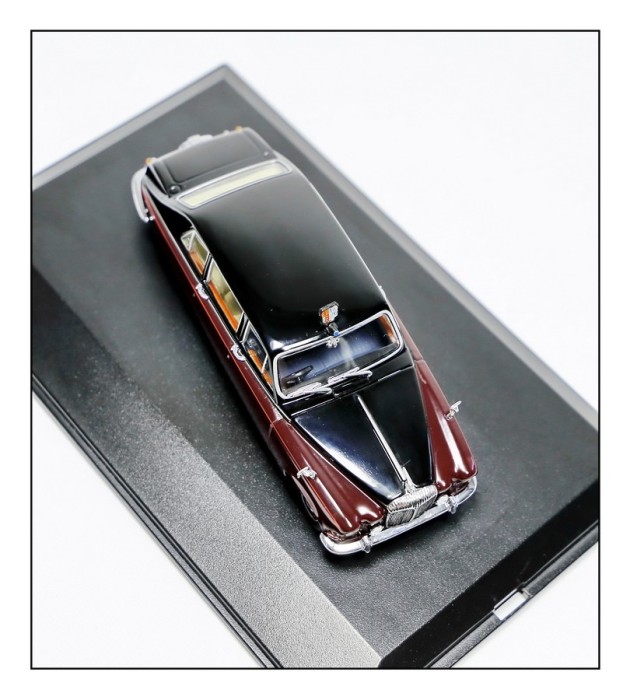 Macheta Daimler DS420 1:43 Oxford