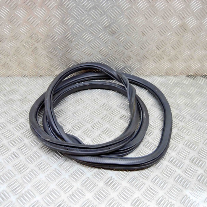 Garnitura ușă st&acirc;nga față VW PASSAT Variant B7 365 2011 OEM: 3C4867911B