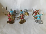 bnk jc Lot 6 cavaleri medievali - plastic