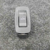 Buton geam ușă st&acirc;nga spate TOYOTA COROLLA _E12_ 2006 OEM: 84801-02411-B1 | 2453217