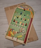 JOC VECHI ROMANESC FOTBAL - PINBALL + CUTIE - DIMENSIUNE MARE - COMUNIST - COLECTIE - JUCARIE VECHE