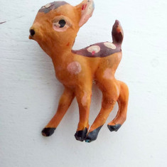 Jucarie veche romaneasca figurina Bambi caprioara, cauciuc, 3.5x3cm, anii 80