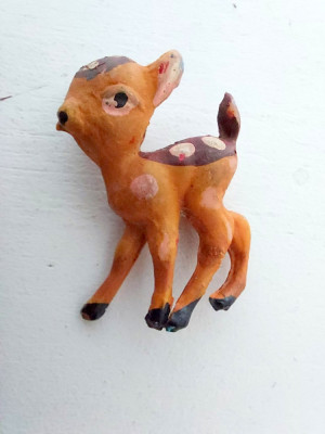 Jucarie veche romaneasca figurina Bambi caprioara, cauciuc, 3.5x3cm, anii 80 foto