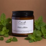Mentă sălbatică &ndash; Lum&acirc;nare parfumată handmade din soia &icirc;n recipient sticlă ambra
