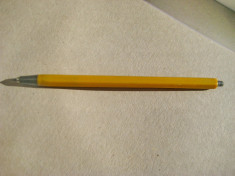 A490-Creion mecanic sovietic scris KUMEK cu mina carbune. 14.5 cm lungime. foto