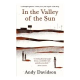 "In the Valley of the Sun" - Carte Straina in Engleza, Roman Grafic, Premiat Bram Stoker Award 2017, This Is Horror