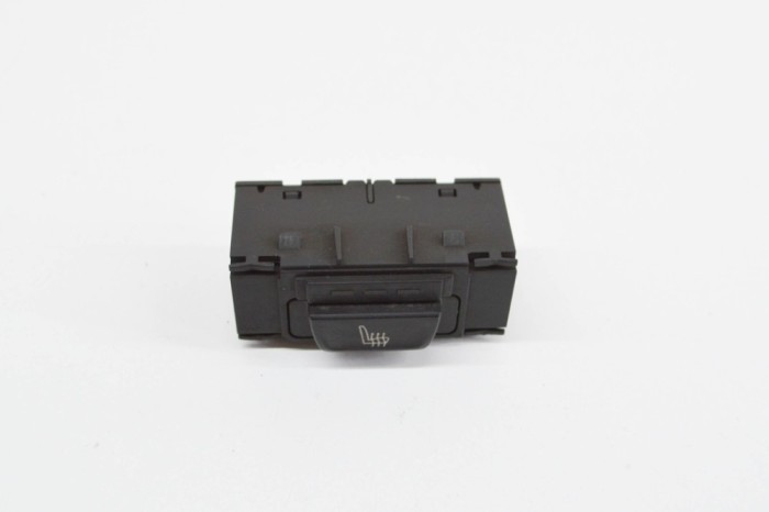 Comutator &icirc;ncălzire scaun BMW X5 G05 2019 OEM: 6828058 17768813