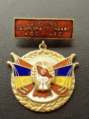 Insigna UTC Distins cu diploma de onoare a CC al UTC