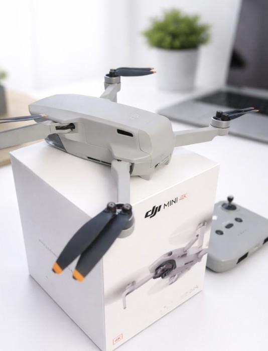 Drona DJI profesionala 4K fullbox (deschisa doar pentru test)