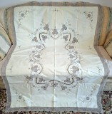 Fata de masa Vintage din bumbac cu broderie manuala Madeira si insertii de dantela croset- Vanilie
