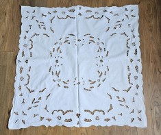 FATA DE MASA DIN PANZA DE BUMBAC CU MODEL BRODERIE SPARTA MECANIZATA