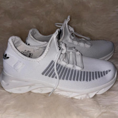 Pantofi sport Adidas dama albi noi din panza usori talpa moale 37