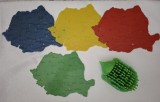 Lot rechizite vechi,șabloane harta Rom&acirc;niei,vechi si suport pixuri arici