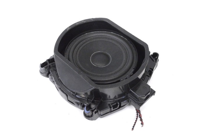 Subwoofer BMW X3 F25 2012 OEM: 9217913,7861481 15068940