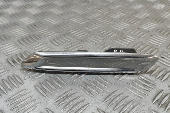 Bandou aripa dreapta față BMW 5 Touring F11 2014 OEM: 7336646 29404005