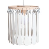 Pendul &bdquo;Firesq &ndash; lemn alb&rdquo; E27, 1x60W, linguri stilizate, alb
