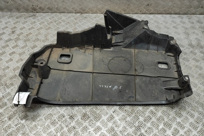 Scut motor st&acirc;nga spate LEXUS UX _AA1_, _AH1_, _MA1_ 2019 OEM: 57628-76030 23129629