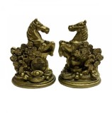 Cai aurii din rasina 2/set 7,5 cm