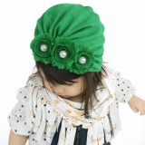 Caciulita verde tip turban cu floricele cu perlute (Marime Disponibila: 6-9