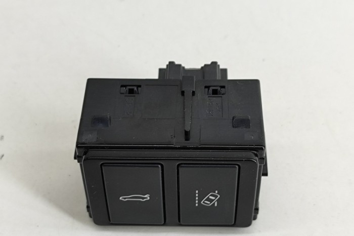 Comutator deschidere haion JAGUAR XE X760 2017 OEM: 1AD-SAX760B | 26699402