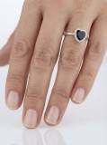 Cumpara ieftin Inel Reglabil din Argint 925 A n Forma de Inima cu Zirconiu Negru , Eleganta Dramatica