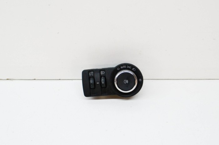 Modul de control comutator faruri OPEL INSIGNIA A Estate G09 2014 OEM: 23197913 | 14645845