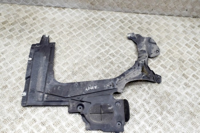 Scut motor dreapta spate BMW 2 Active Tourer F45 2018 OEM: 7352678 21248297