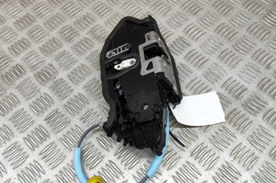 &amp;Icirc;ncuietoare ușă dreapta față BMW F40 2022 OEM: 7445050 21744694 foto