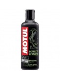 Solutie curatare si ingrijire echipamente moto din piele Motul Perfect Leather M3 250 ml