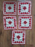 Lot 5 servete vechi cusatura manuata traditionala pe etamina, cu fir rosu si negru, 25x25cm