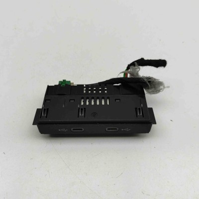 USB AUDI Q4 SUV F4B 2024 OEM: 89A035736 | 32043055 foto