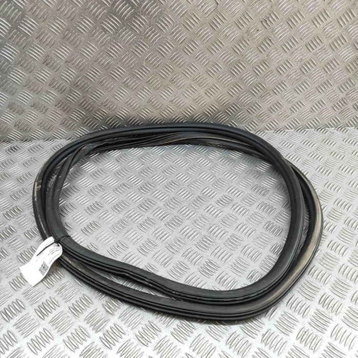 Garnitura ușă dreapta spate AUDI Q7 4M 2016 OEM: 4M0833721C