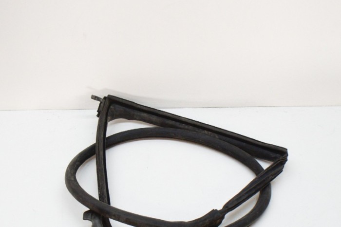 Garnitura ușă st&acirc;nga spate TESLA MODEL S 2014 OEM: TMSP-U03 | 11554156